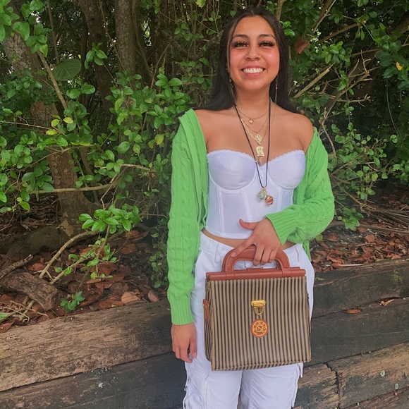 VINTAGE HANDBAG. - Picture 2 of 3